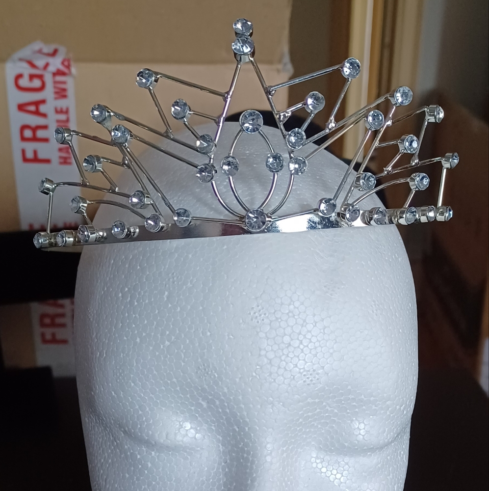 Crystal silver tiara - Picture 3 of 3